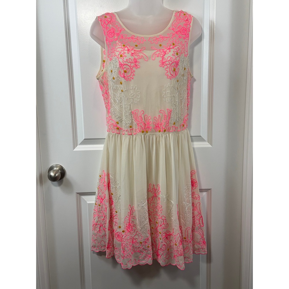 Gianni Bini Neon Pink Embroidered Mesh Fit & Flare Dress Cream White M Coquette